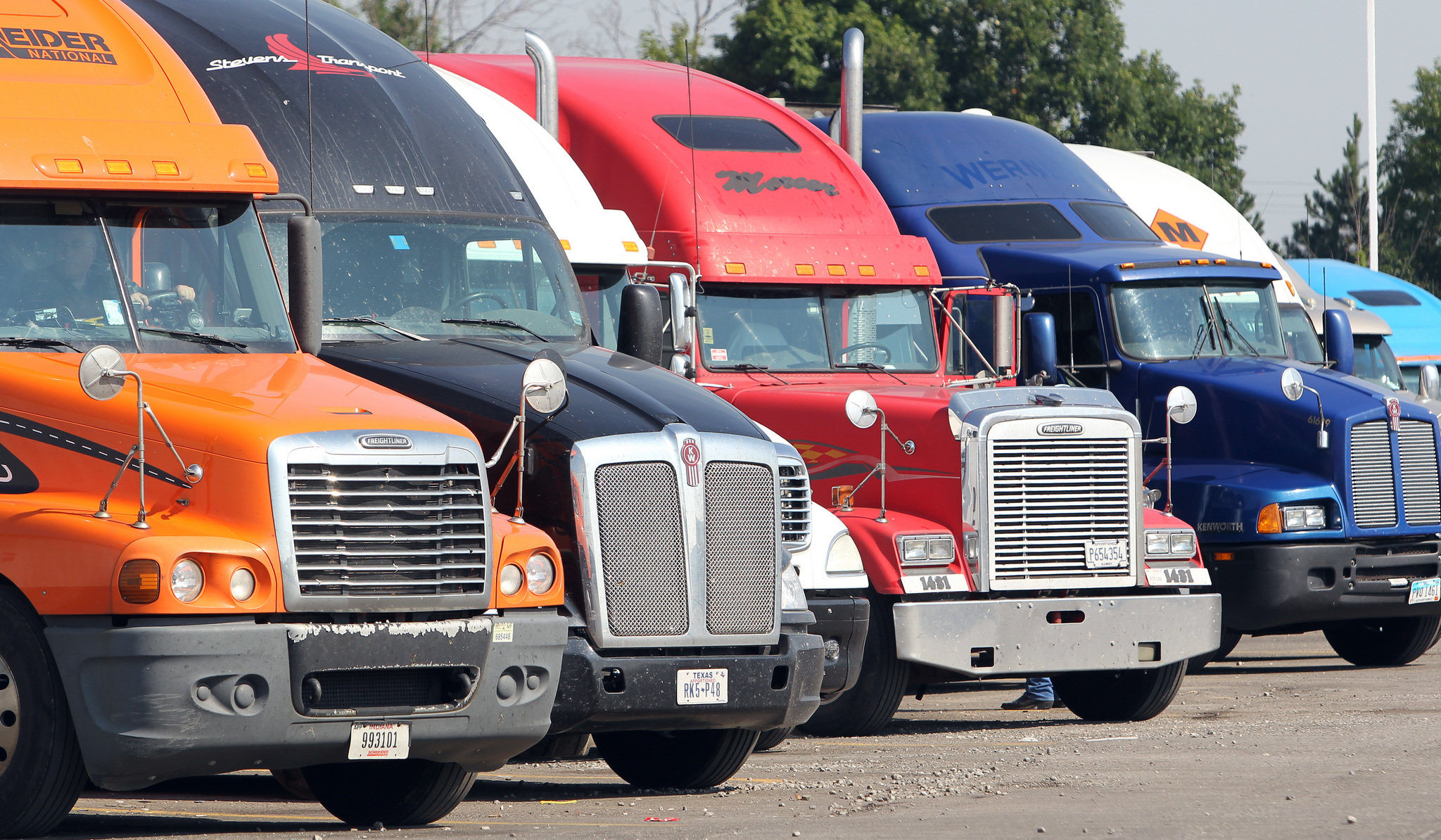 Blog  Bobtail Insure - Must Have Accessories for a Commercial Truck Driver