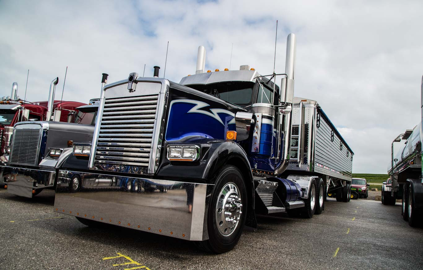 Must Have Accessories for a Commercial Truck Driver
