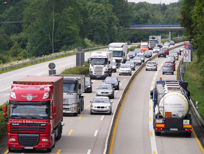 Riskiest days and roads for North American truck drivers revealed 